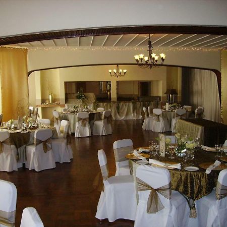 The Shakespeare Inn Vanderbijlpark Extérieur photo