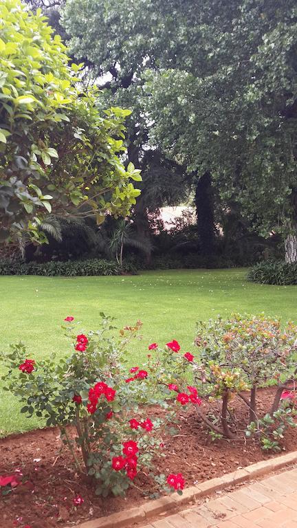 The Shakespeare Inn Vanderbijlpark Extérieur photo