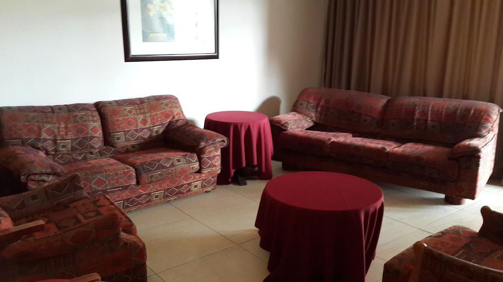 The Shakespeare Inn Vanderbijlpark Extérieur photo